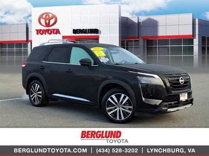 Used 2025 Nissan Pathfinder Platinum w/ Black Appearance Package