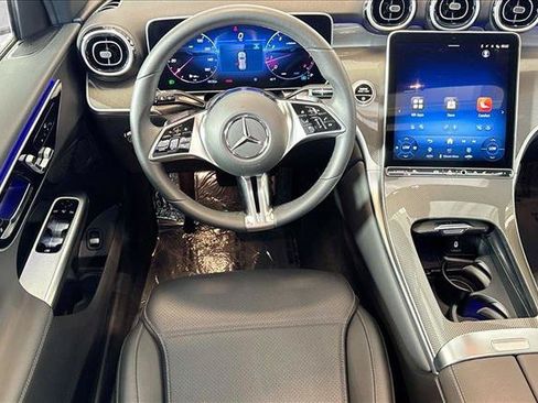 Used 2025 Mercedes-Benz GLC 300 image 21