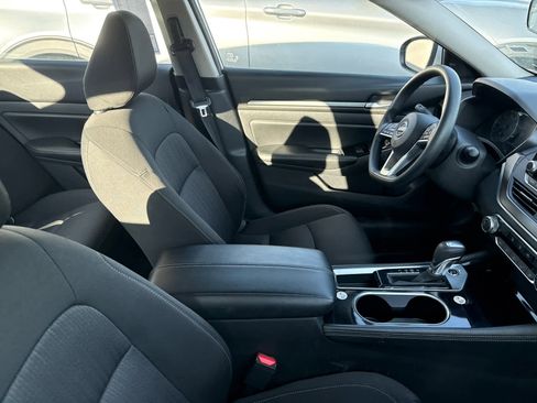 Used 2023 Nissan Altima 2.5 SV image 29