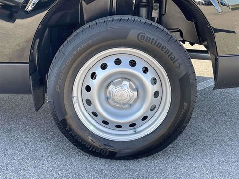 New 2025 Ford Maverick XL image 4