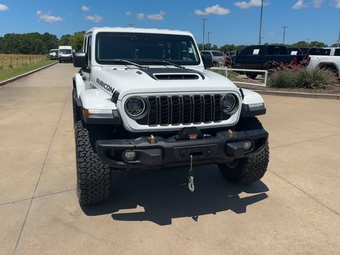 Used 2025 Jeep Wrangler Unlimited Rubicon 392 AWD/4WD image 2