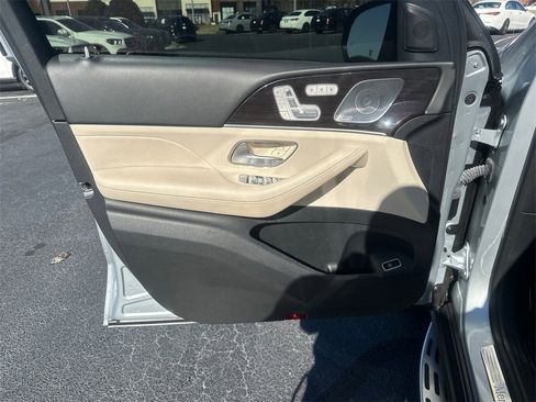 Used 2022 Mercedes-Benz GLS 450 4MATIC image 10