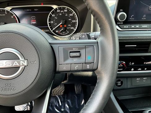 Used 2024 Nissan Rogue SV w/ SV Premium Package AWD/4WD image 14