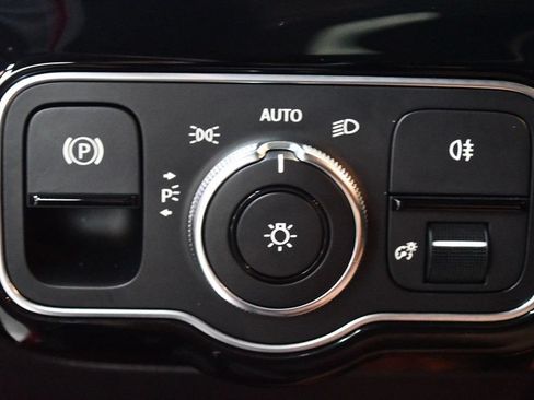 Used 2020 Mercedes-Benz A 220 image 74