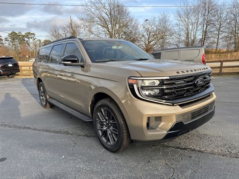 New 2026 Ford Expedition Max Platinum w/ Stealth Appearance Package image 4