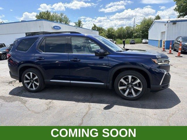 Used 2024 Honda Pilot Elite image 1