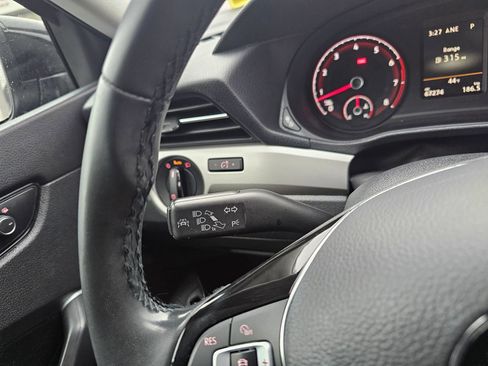 Used 2022 Volkswagen Passat 2.0T SE image 16