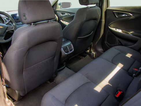 Used 2025 Chevrolet Malibu LT FWD image 8