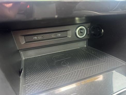 Used 2022 Volkswagen Tiguan SEL R-Line AWD/4WD image 27