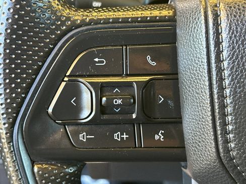 Used 2024 Toyota Tacoma SR5 AWD/4WD image 27