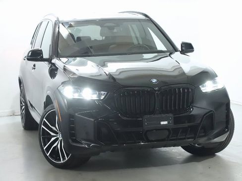 Certified 2024 BMW X5 xDrive40i w/ M Sport Package image 2