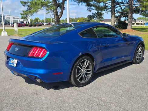 Used 2017 Ford Mustang Coupe RWD image 5