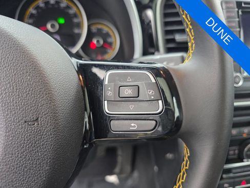 Used 2018 Volkswagen Beetle 2.0T Dune FWD image 18