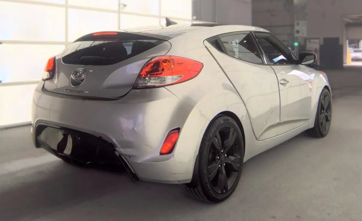 Used 2016 Hyundai Veloster w/ Option Group 02 FWD image 4