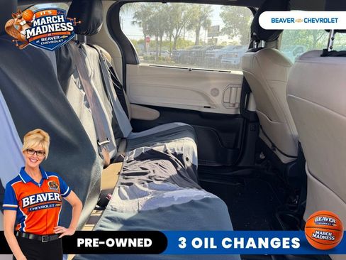 Used 2021 Toyota Sienna XLE image 10