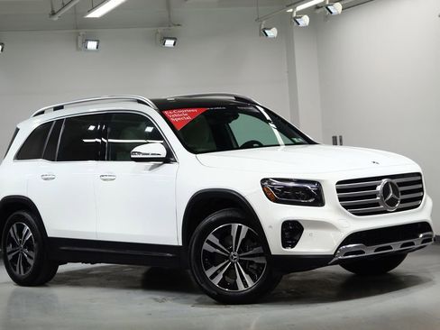 Certified 2025 Mercedes-Benz GLB 250 4MATIC image 2