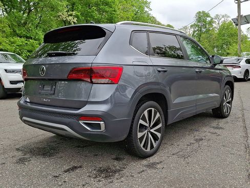 Used 2024 Volkswagen Taos SE FWD image 5
