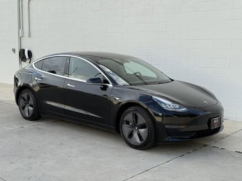 Used 2019 Tesla Model 3 Mid Range image 3