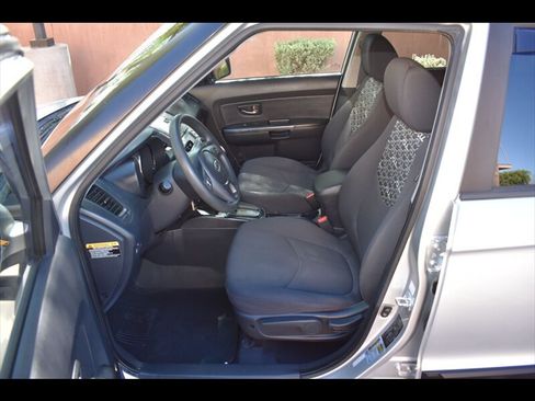 Used 2010 Kia Soul + FWD image 14