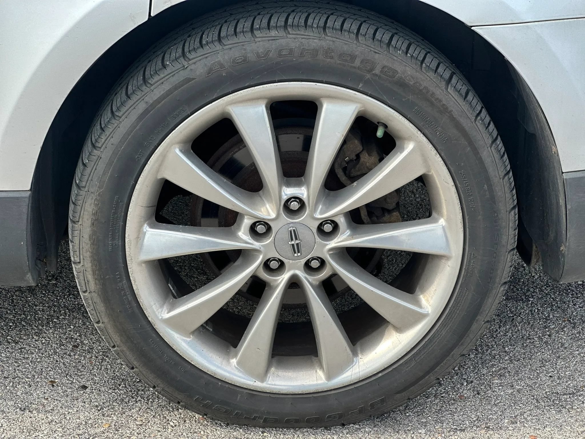 Used 2012 Lincoln MKT AWD image 25