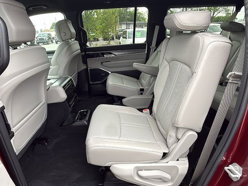 New 2026 Jeep Grand Wagoneer L 2WD image 15