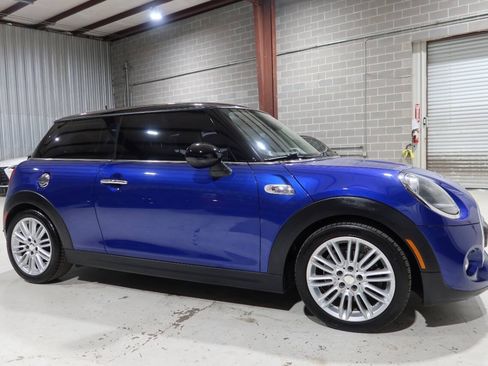 Used 2019 MINI Cooper S w/ Signature Upholstery Package FWD image 7