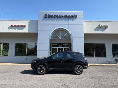 Certified 2025 Jeep Compass Trailhawk w/ Trailhawk Elite Group AWD/4WD image 1