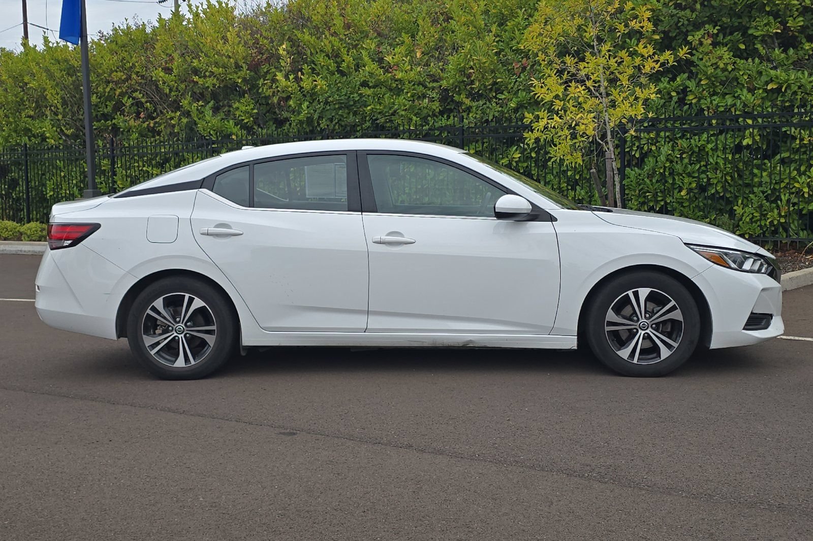 Used 2023 Nissan Sentra SV FWD image 3