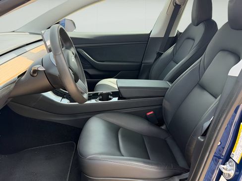 Used 2020 Tesla Model 3 Standard Range RWD image 9
