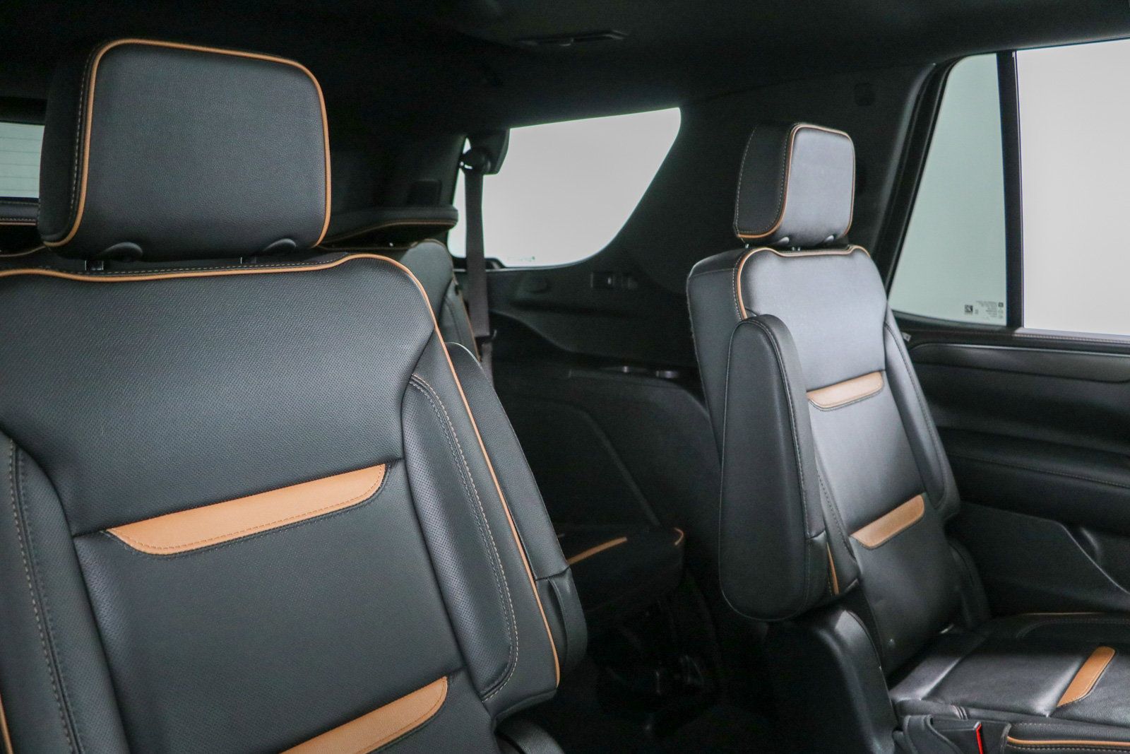 Used 2022 GMC Yukon AT4 AWD/4WD image 32