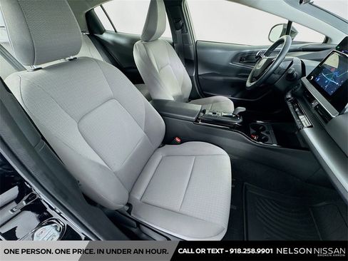 Used 2024 Toyota Prius LE image 26