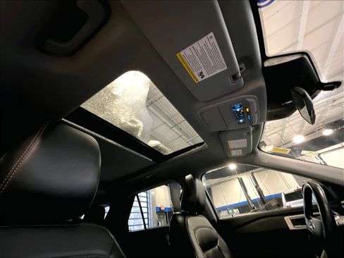 Used 2022 Ford Explorer XLT w/ Equipment Group 202A image 23