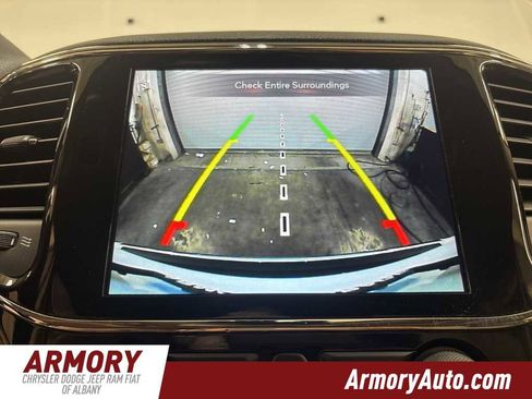 Used 2021 Jeep Grand Cherokee Limited image 18