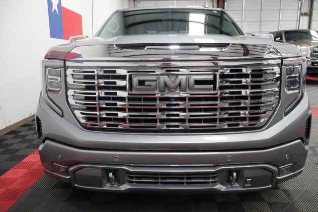 Used 2023 GMC Sierra 1500 Denali w/ Denali Reserve Package AWD/4WD image 4