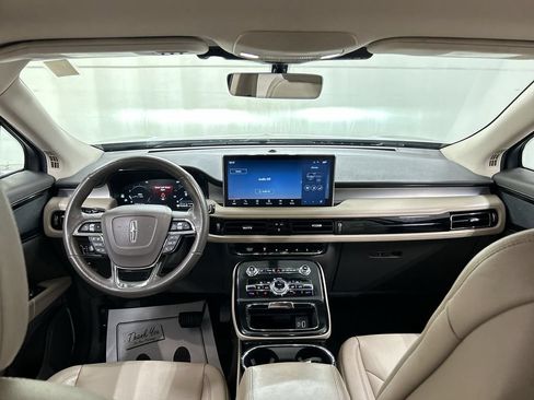 Used 2022 Lincoln Nautilus AWD w/ Premium Package image 19