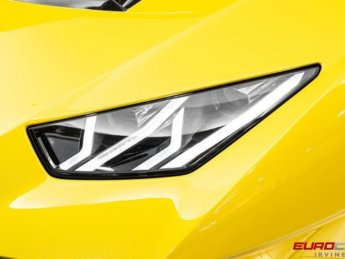 Used 2022 Lamborghini Huracan STO RWD image 12