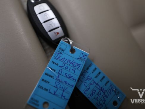 Used 2019 Nissan Murano SV image 32