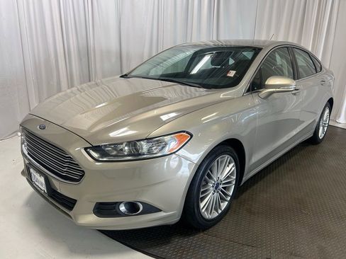 Used 2016 Ford Fusion SE w/ Equipment Group 202A FWD image 25