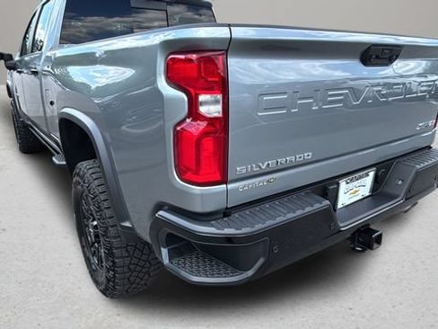 Used 2024 Chevrolet Silverado 2500 ZR2 w/ Technology Package AWD/4WD image 33