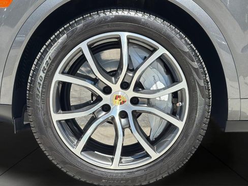 Used 2023 Porsche Cayenne Turbo w/ Premium Package Plus AWD/4WD image 25