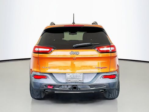 Used 2015 Jeep Cherokee Trailhawk w/ Comfort/Convenience Group AWD/4WD image 6
