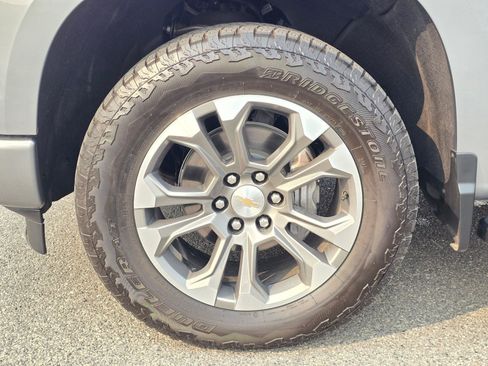Used 2025 Chevrolet Silverado 1500 High Country w/ Technology Package AWD/4WD image 8
