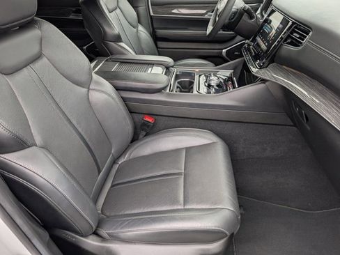 Used 2022 Jeep Wagoneer Series III image 27