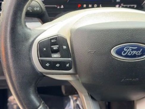 Used 2023 Ford Explorer XLT w/ Equipment Group 202A image 9