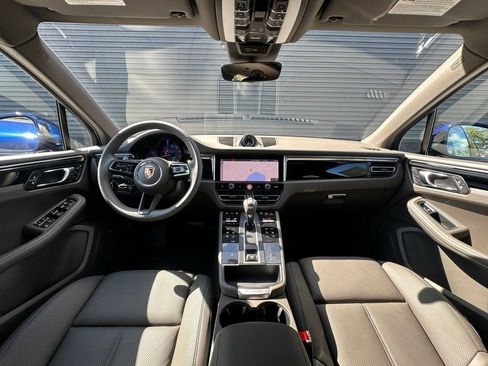 Used 2026 Porsche Macan AWD/4WD image 6
