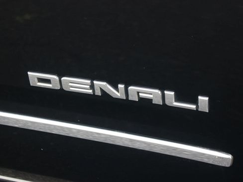 Used 2020 GMC Yukon Denali w/ Denali Ultimate Package AWD/4WD image 10