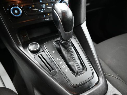 Used 2016 Ford Focus SE w/ SE Sport Package FWD image 20