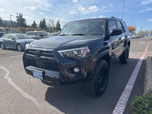 Used 2024 Toyota 4Runner SR5 image 3