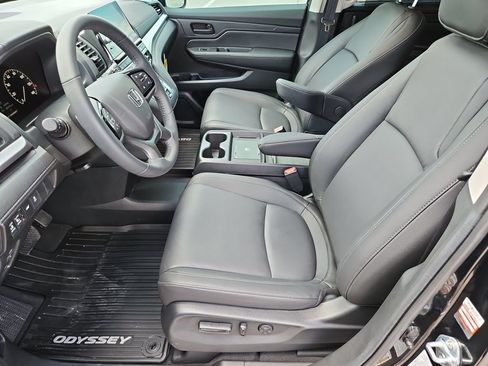 Certified 2026 Honda Odyssey EX-L image 12