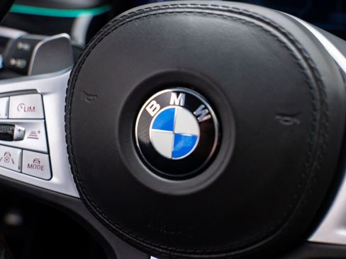 Used 2020 BMW 750i xDrive image 23